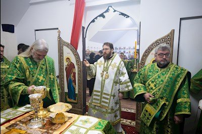 Митрополит Игнатий совершил Великое освящение храма преподобного Серафима Саровского р.п. Татищево и первую Божественную литургию в новоосвященном храме