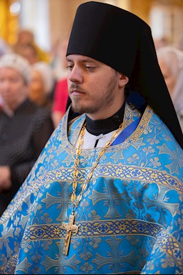 Митрополит Игнатий совершил Божественную литургию в Свято-Троицком кафедральном соборе Саратова