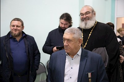 Митрополит Игнатий совершил Божественную литургию в Свято-Никольском храме с. Октябрьский Городок