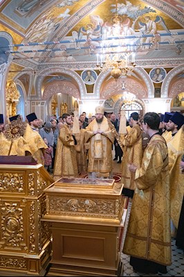 Митрополит Игнатий совершил Божественную литургию в Свято-Троицком кафедральном соборе Саратова