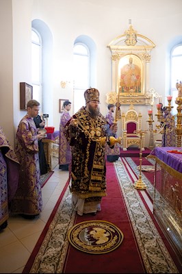 Митрополит Игнатий совершил всенощное бдение с чином воздвижения Креста в кафедральном соборе Живоначальной Троицы г. Вольска