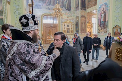 Митрополит Игнатий совершил Литургию Преждеосвященных Даров в Покровском соборе г. Саратова