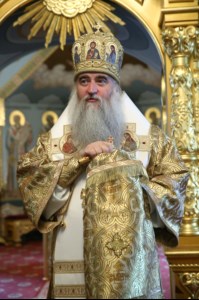 Митрополит Лонгин и Епископ Пахомий совершили Божественную литургию в Троицком соборе и молебен перед главной святыней Саратовской земли — образом Спаса Нерукотворного