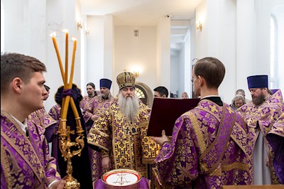 Божественная литургия в храме в честь святого равноапостольного великого князя Владимира г. Саратова