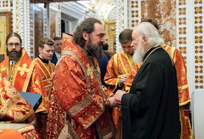 Митрополит Игнатий принял участие в Божественной литургии в Храме Христа Спасителя