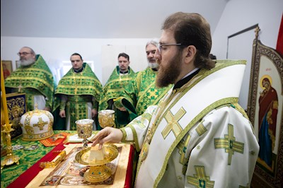 Митрополит Игнатий совершил Великое освящение храма преподобного Серафима Саровского р.п. Татищево и первую Божественную литургию в новоосвященном храме