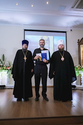 Митрополит Игнатий вручил дипломы выпускникам СПДС