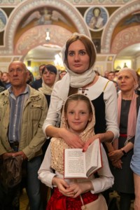 Митрополит Лонгин совершил пасхальное богослужение