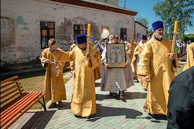 Божественная литургия в храме во имя святых первоверховных апостолов Петра и Павла г. Аткарска