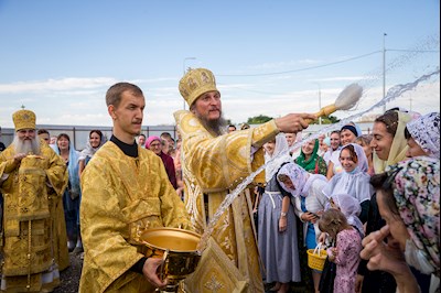 Божественная литургия в храме в честь Нерукотворного Образа Спасителя г .Саратова