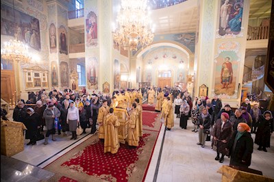Митрополит Игнатий совершил Божественную литургию и молебен на новый год в Покровском соборе г. Саратова