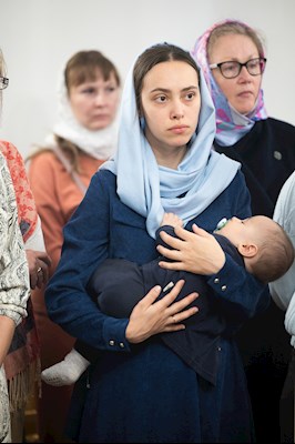 Митрополит Игнатий совершил Великое освящение Крестовоздвиженского подворья Свято-Алексиевского женского монастыря г. Саратова и Божественную литургию в новоосвященном храме