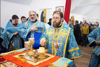 Митрополит Игнатий совершил Великое освящение храма в честь иконы Божией Матери «Спорительница хлебов» с. Кувыка и первую Божественную литургию в новоосвященном храме