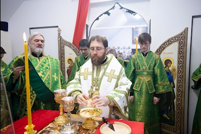 Митрополит Игнатий совершил Великое освящение храма преподобного Серафима Саровского р.п. Татищево и первую Божественную литургию в новоосвященном храме