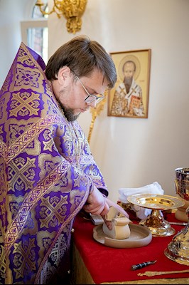 Митрополит Игнатий совершил великое освящение храма святых первоверховных апостолов Петра и Павла с. Куликовка Вольского района и Божественную литургию в новоосвященном храме
