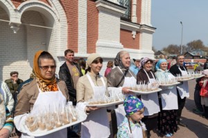 Божественная литургия в храме в честь Покрова Пресвятой Богородицы г. Саратова