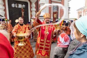 Состоялось соборное служение архиереев и духовенства Саратовской митрополии