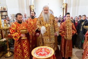 Божественная литургия в храме великомученика Георгия Победоносца г. Саратова