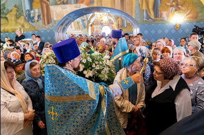 Божественная литургия в Свято-Троицком кафедральном соборе г. Саратова