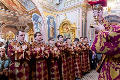 Божественная литургия в Свято-Троицком кафедральном соборе г. Саратова