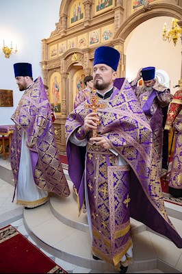 Митрополит Игнатий совершил великое освящение храма святых первоверховных апостолов Петра и Павла с. Куликовка Вольского района и Божественную литургию в новоосвященном храме