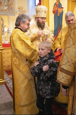 Митрополит Игнатий совершил Великое освящение храма святителя и Чудотворца Николая села Долгий Буерак Гагаринского района г. Саратова и Божественную литургию в новоосвященном храме