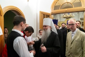 Литургия Преждеосвященных Даров, малое повечерие и утреня Великого Четвертка на Архиерейском подворье — в храме во имя святых равноапостольных Мефодия и Кирилла при СГУ
