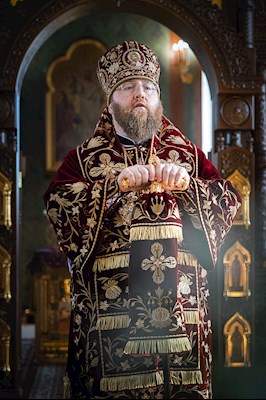 Митрополит Игнатий совершил Божественную литургию в Крестовоздвиженском храме г. Хвалынска