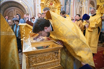 Митрополит Игнатий совершил Божественную литургию в Свято-Троицком кафедральном соборе Саратова