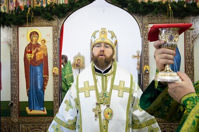 Митрополит Игнатий совершил Великое освящение храма преподобного Серафима Саровского р.п. Татищево и первую Божественную литургию в новоосвященном храме