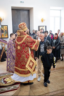 Митрополит Игнатий совершил Божественную литургию в храме Новомучеников и исповедников Саратовских г. Саратова