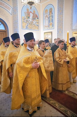 Митрополит Игнатий совершил Великое освящение храма святителя и Чудотворца Николая села Долгий Буерак Гагаринского района г. Саратова и Божественную литургию в новоосвященном храме
