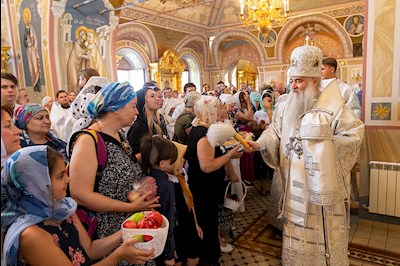 Божественная литургия в Свято-Троицком кафедральном соборе г. Саратова