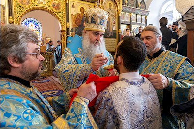 Божественная литургия на Архиерейском подворье – в храме в честь иконы Божией Матери «Утоли моя печали» г. Саратова