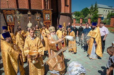 Божественная литургия в храме во имя святых первоверховных апостолов Петра и Павла г. Аткарска