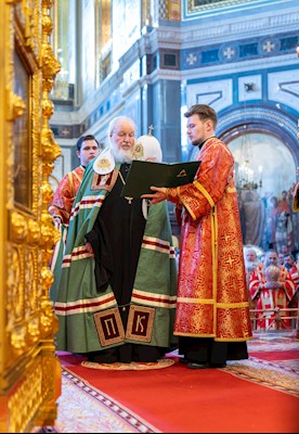 Митрополит Игнатий принял участие в Божественной литургии в Храме Христа Спасителя