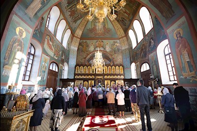 Митрополит Игнатий совершил Божественную литургию в Крестовоздвиженском храме г. Хвалынска