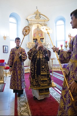 Митрополит Игнатий совершил всенощное бдение с чином воздвижения Креста в кафедральном соборе Живоначальной Троицы г. Вольска