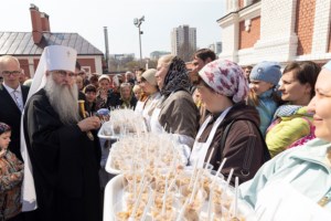 Божественная литургия в храме в честь Покрова Пресвятой Богородицы г. Саратова