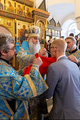 Божественная литургия на Архиерейском подворье – в храме в честь иконы Божией Матери «Утоли моя печали» г. Саратова