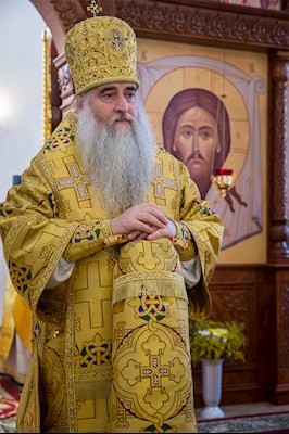 Божественная литургия в храме в честь Нерукотворного Образа Спасителя г .Саратова