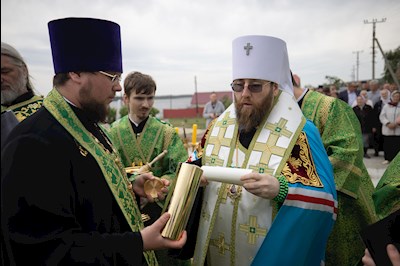 Митрополит Игнатий совершил чин основания храма во имя преподобного Иоанна Рыльского в селе Рыбное