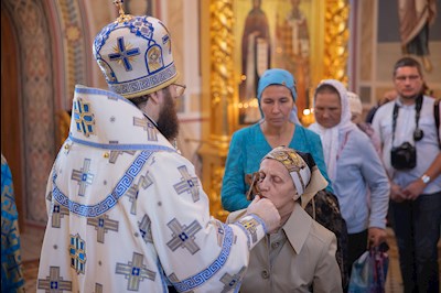 Митрополит Игнатий совершил Божественную литургию в Свято-Троицком кафедральном соборе Саратова