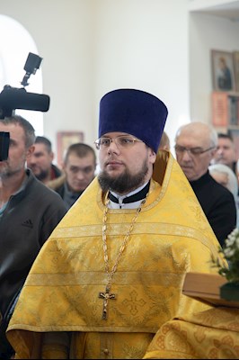 Митрополит Игнатий совершил Божественную литургию в Трехсвятительском храме г. Саратова