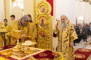 Великое освящение храма во имя святителя Спиридона Тримифунтского г. Саратова и первая Божественная литургия в новоосвященном храме