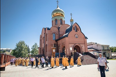Божественная литургия в храме во имя святых первоверховных апостолов Петра и Павла г. Аткарска
