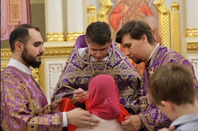 Митрополит Игнатий совершил Божественную литургию в соборном храме святителя Спиридона Тримифунтского г. Саратова