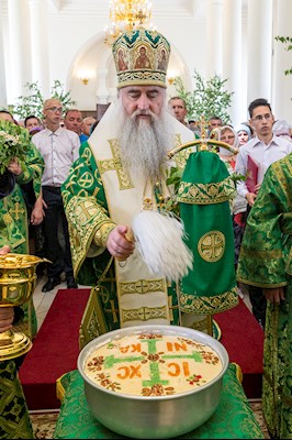 Божественная литургия в соединении с вечерней в Свято-Троицком кафедральном соборе г. Вольска