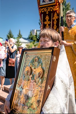 Божественная литургия в храме во имя святых первоверховных апостолов Петра и Павла г. Аткарска