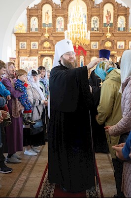 Митрополит Игнатий совершил Божественную литургию в храме Новомучеников и исповедников Саратовских г. Саратова